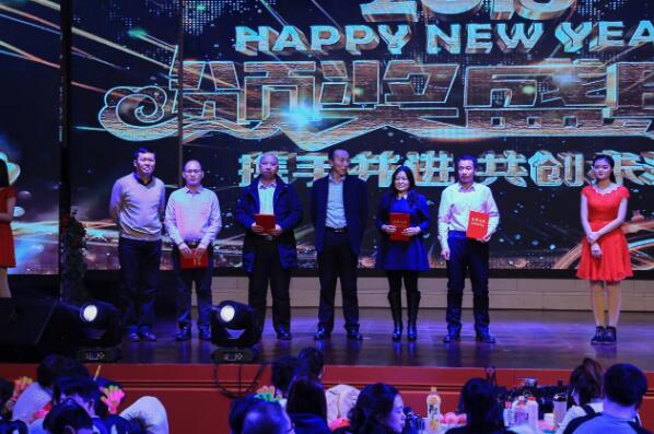 5dbdcff30be3f.jpg 6.jpg