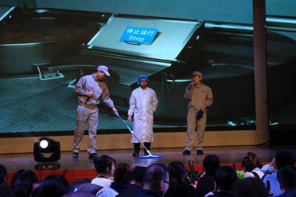 5dbdd05f50525.jpg 14.jpg